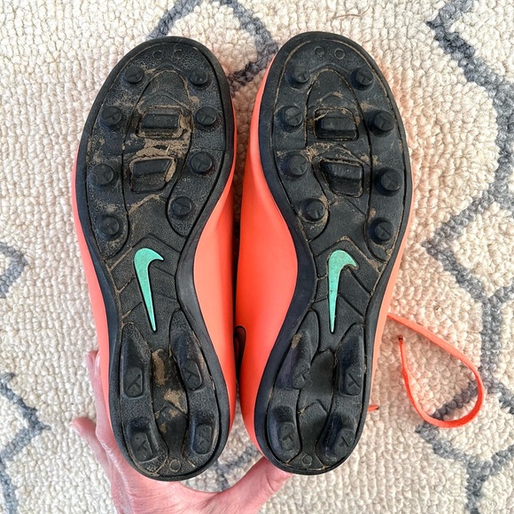 Kids 3Y Nike soccer cleats - Picture 6 of 6